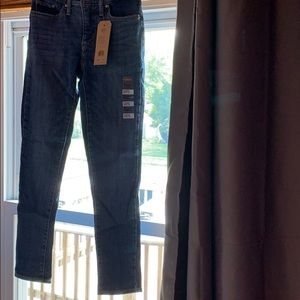 Levi’s Size 2 SHORT Skinny jeans